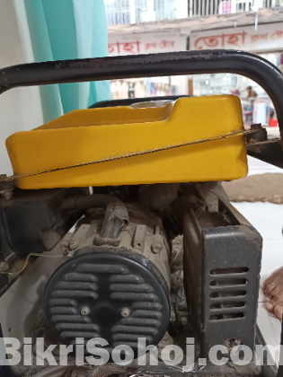 জেনারেটর